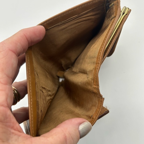 Celine wallet with snap and kiss lock. - Picture 6 of 8